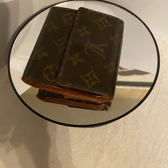 Louis Vuitton Monogram Short Wallet - Picture 11 of 16